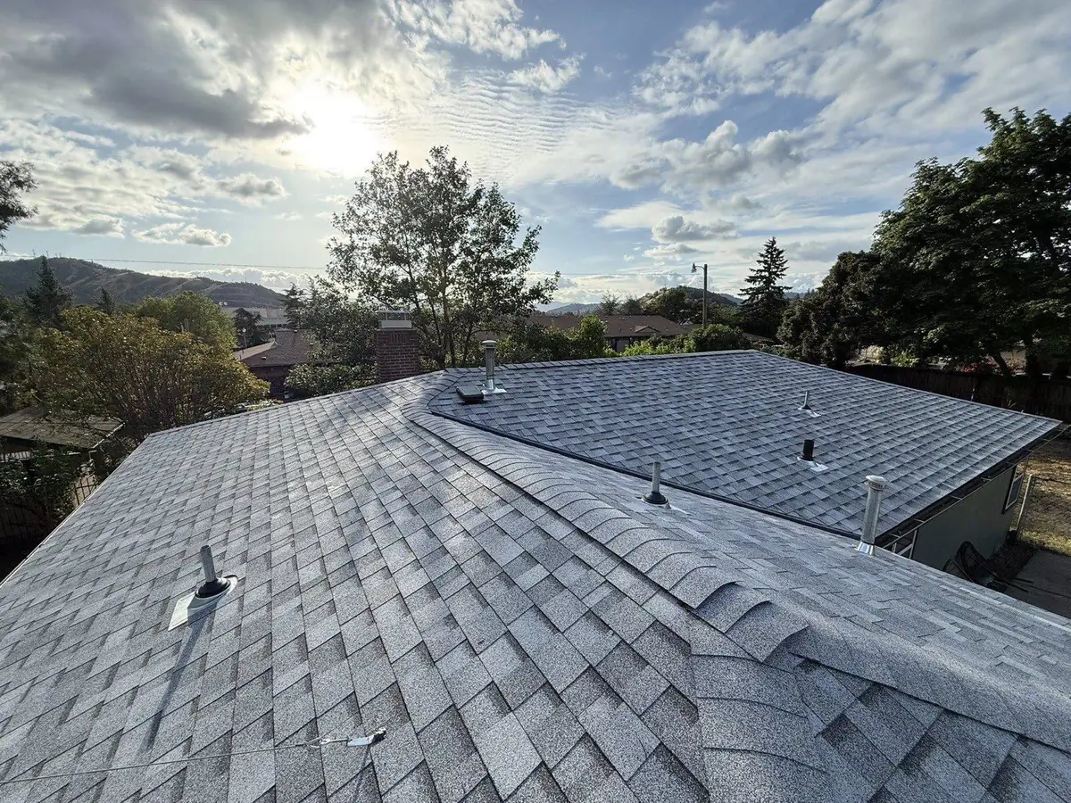 Roofline and protected gutters on a Douglas County, Oregon home